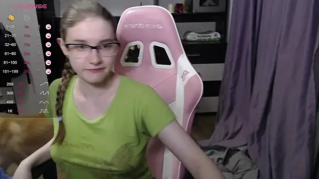 Snapshot of Tomato_Tease chatting on December 2024 01:04:02 AM Tomato Tease online show from December 2024 01:04:02 AM