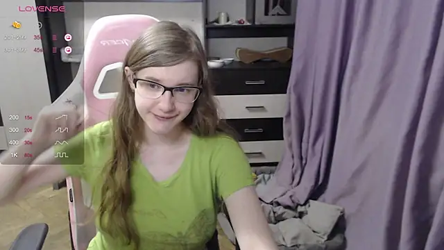 Snapshot of Tomato_Tease chatting on March 2025 10:40:01 PM Tomato Tease online show from March 2025 10:40:01 PM