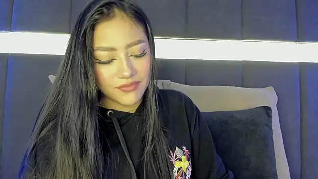 nicolle pierce online show from February 2025 12:38:02 PM