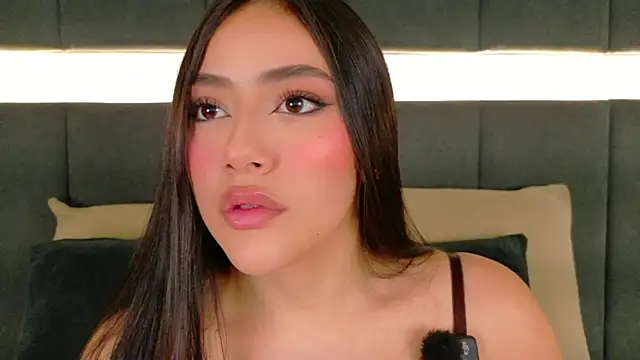 nicolle pierce online show from October 2025 01:45:01 PM