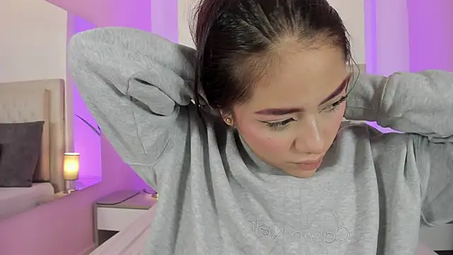 nicolle pierce online show from April 2026 01:23:02 PM