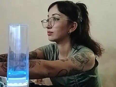 Snapshot of HighLilith chatting on December 2024 08:45:01 PM HighLilith online show from December 2024 08:45:01 PM