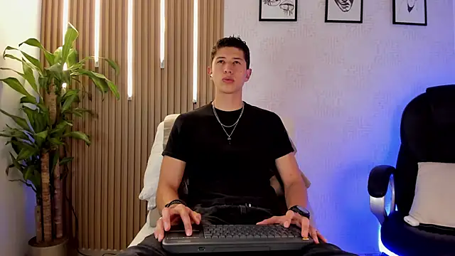 Dorianmistery2322  online show from December 2025 10:25:02 PM