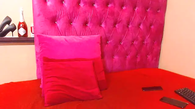 kittykhloe22 online show from February 2025 09:45:01 AM