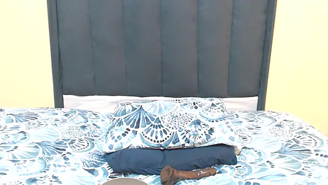 Snapshot of kittykhloe22 chatting on November 2025 07:07:01 AM kittykhloe22 online show from November 2025 07:07:01 AM