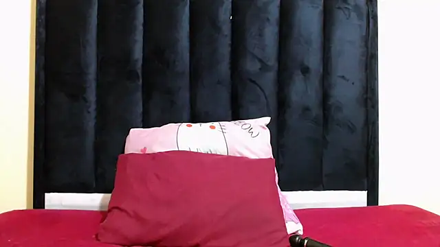 Snapshot of kittykhloe22 chatting on February 2026 08:38:01 PM kittykhloe22 online show from February 2026 08:38:01 PM