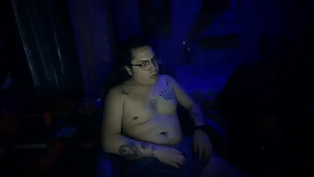 FrankGatsby11 online show from December 2024 09:37:01 PM