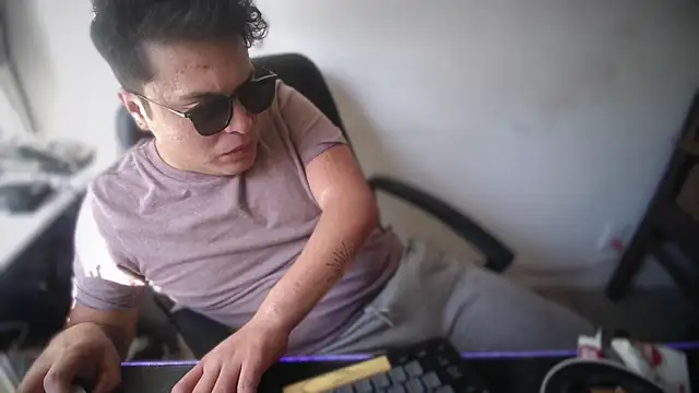 FrankGatsby11 online show from November 2025 08:41:02 PM