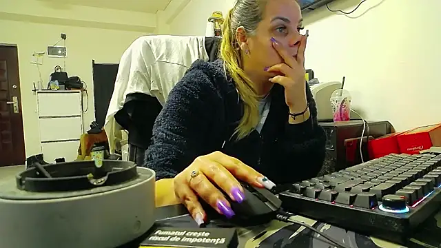 Snapshot of DomMichelle chatting on February 2026 09:15:02 PM DomMichelle online show from February 2026 09:15:02 PM