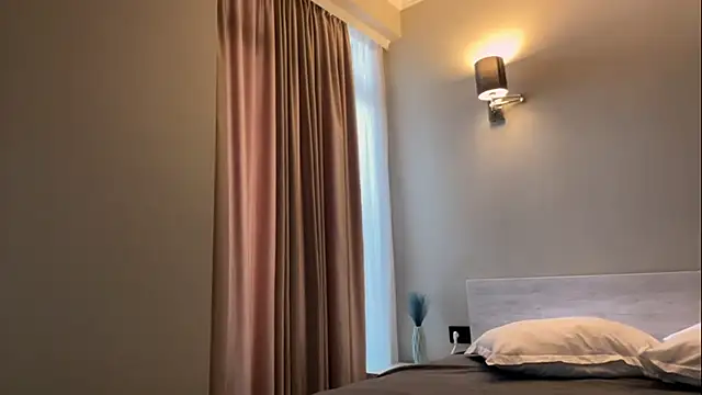 Snapshot of Lora_Squirt chatting on March 2025 06:47:02 AM Lora Squirt online show from March 2025 06:47:02 AM