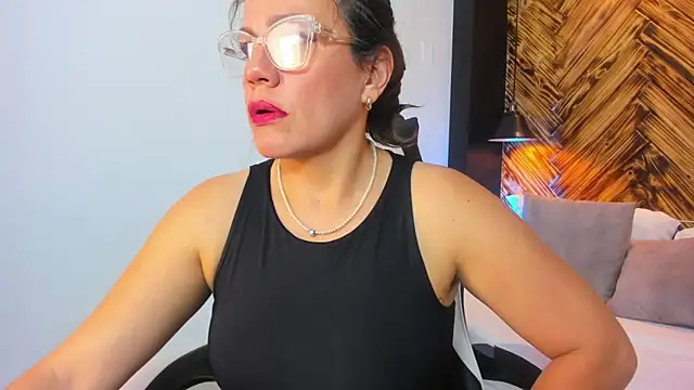 gipsela gomez online show from March 2026 06:02:02 PM