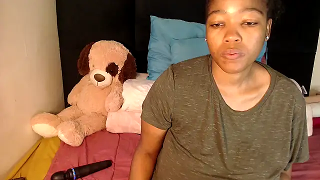 Busty-Londie online show from February 2026 04:39:02 PM