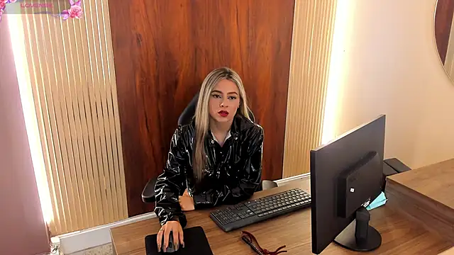 miacarperr1 online show from January 2025 08:35:02 PM