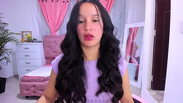 briandah  online show from September 2025 01:32:01 PM