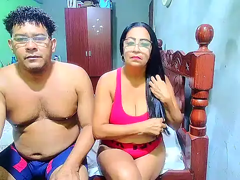 Snapshot of rosi_pamela chatting on December 2024 06:16:02 PM rosi pamela online show from December 2024 06:16:02 PM