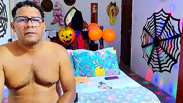 Snapshot of rosi_pamela chatting on October 2025 06:36:01 PM rosi pamela online show from October 2025 06:36:01 PM