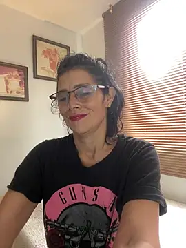 Snapshot of MireyaTorresGu chatting on March 2026 04:43:01 PM MireyaTorresGu online show from March 2026 04:43:01 PM