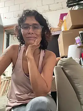MireyaTorresGu online show from June 2026 12:40:01 PM