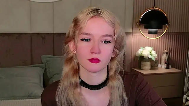 NaomiLoys online show from February 2025 08:41:01 PM