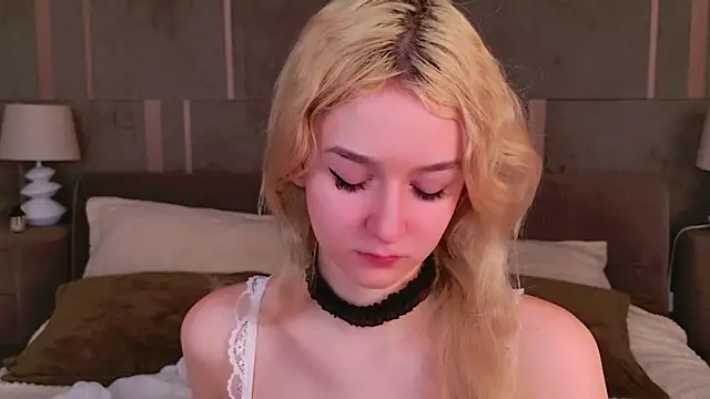 NaomiLoys online show from March 2025 08:44:02 PM