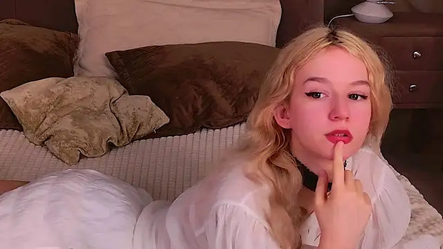 NaomiLoys online show from March 2025 03:43:01 AM