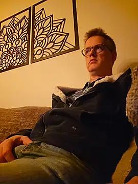 Snapshot of Hectorthyssen1 chatting on April 2026 10:58:01 PM Hectorthyssen1 online show from April 2026 10:58:01 PM