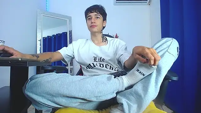 Zacktk7 online show from February 2025 05:05:02 PM