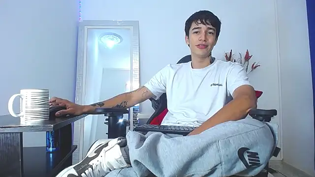 Zacktk7 online show from February 2025 10:45:01 PM