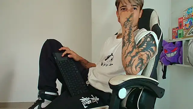 Zacktk7 online show from February 2026 08:25:01 PM