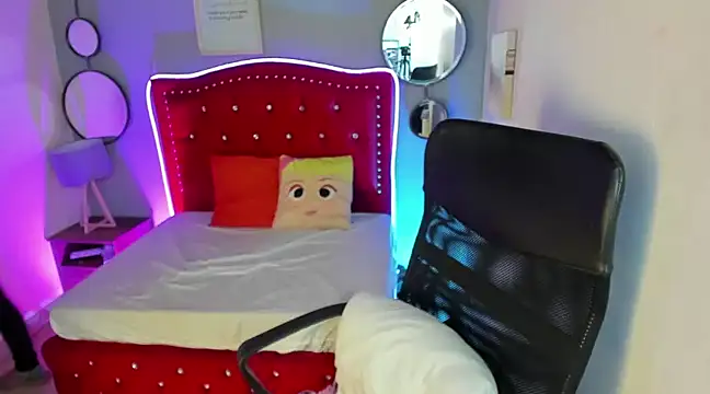 Snapshot of Namiko_Park chatting on January 2025 05:21:01 PM Namiko Park online show from January 2025 05:21:01 PM