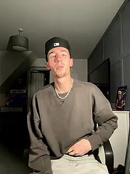 Snapshot of MikesWood21 chatting on December 2024 04:42:01 AM MikesWood21 online show from December 2024 04:42:01 AM