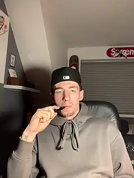 Snapshot of MikesWood21 chatting on December 2024 07:21:01 PM MikesWood21 online show from December 2024 07:21:01 PM