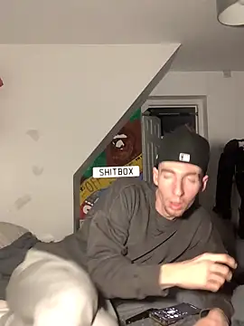 Snapshot of MikesWood21 chatting on December 2024 01:26:02 AM MikesWood21 online show from December 2024 01:26:02 AM