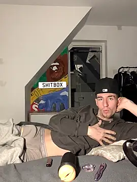 Snapshot of MikesWood21 chatting on December 2024 02:13:01 AM MikesWood21 online show from December 2024 02:13:01 AM