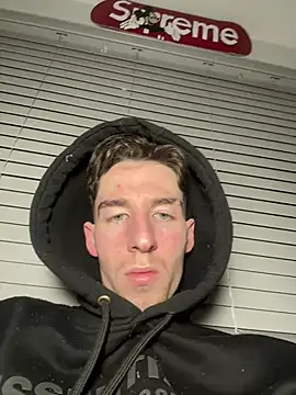 Snapshot of MikesWood21 chatting on March 2025 12:37:01 AM MikesWood21 online show from March 2025 12:37:01 AM