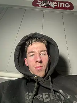 Snapshot of MikesWood21 chatting on March 2025 12:43:01 AM MikesWood21 online show from March 2025 12:43:01 AM