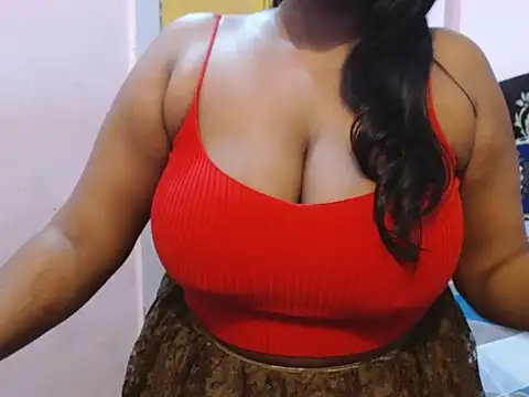 Snapshot of queen_cute chatting on March 2025 06:14:01 PM queen cute online show from March 2025 06:14:01 PM