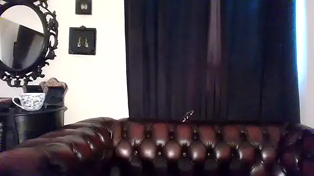 Snapshot of Alexandersonxo chatting on December 2025 08:32:02 AM Alexandersonxo online show from December 2025 08:32:02 AM