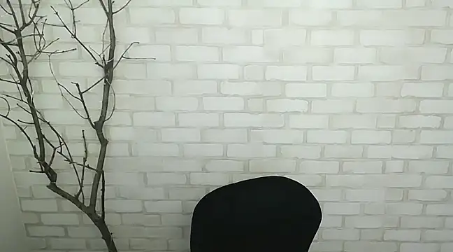 Snapshot of Queen_ofLove chatting on December 2024 11:18:02 PM Queen ofLove online show from December 2024 11:18:02 PM