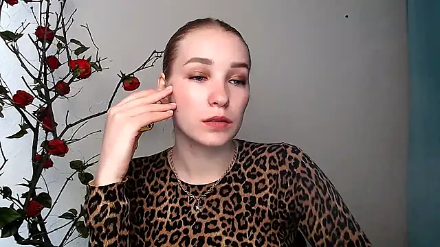 Queen ofLove online show from March 2026 01:38:02 PM