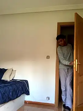 Snapshot of Ryan-hot chatting on December 2024 03:25:02 PM Ryan-hot online show from December 2024 03:25:02 PM