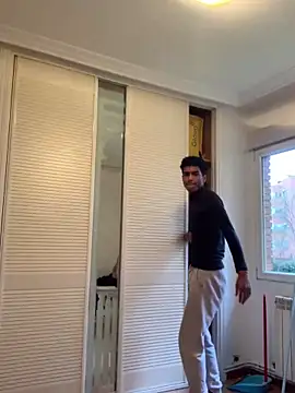 Snapshot of Ryan-hot chatting on December 2024 04:09:02 PM Ryan-hot online show from December 2024 04:09:02 PM