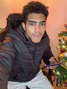 Snapshot of Ryan-hot chatting on December 2024 11:10:02 PM Ryan-hot online show from December 2024 11:10:02 PM