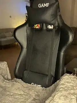 Snapshot of Ryan-hot chatting on December 2024 04:00:01 AM Ryan-hot online show from December 2024 04:00:01 AM