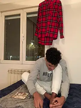 Snapshot of Ryan-hot chatting on December 2024 07:22:01 PM Ryan-hot online show from December 2024 07:22:01 PM