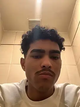 Snapshot of Ryan-hot chatting on December 2024 08:18:01 PM Ryan-hot online show from December 2024 08:18:01 PM