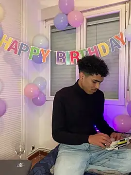 Snapshot of Ryan-hot chatting on December 2024 01:45:01 AM Ryan-hot online show from December 2024 01:45:01 AM