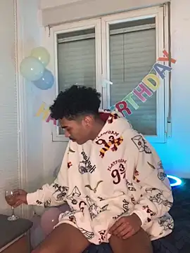 Snapshot of Ryan-hot chatting on December 2024 10:45:01 PM Ryan-hot online show from December 2024 10:45:01 PM