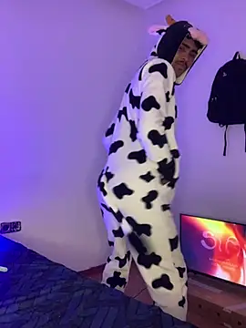 Snapshot of Ryan-hot chatting on January 2025 06:04:01 PM Ryan-hot online show from January 2025 06:04:01 PM