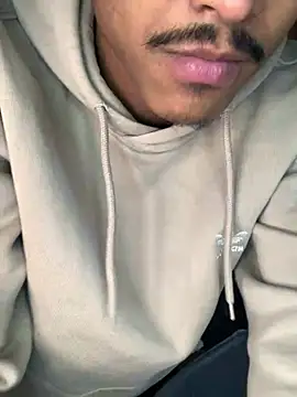 Snapshot of Ryan-hot chatting on January 2025 11:13:02 PM Ryan-hot online show from January 2025 11:13:02 PM